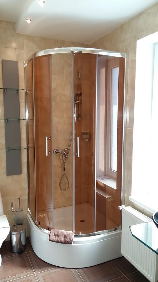 Henry Ford Mini Hotel Odessa Buitenkant foto